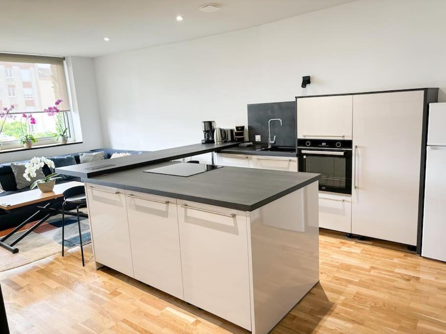 Appartement Cote Jardin - Centre Alençon Extérieur photo